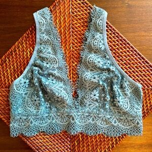 Victoria’s Secret Dusty Blue Lace Plunge Bralette Size Large